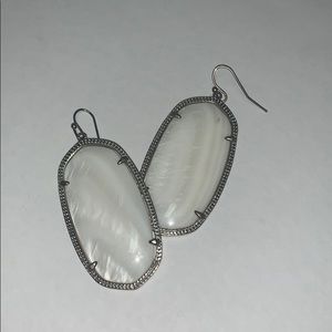 KENDRA SCOTT EARRINGS - WHITE